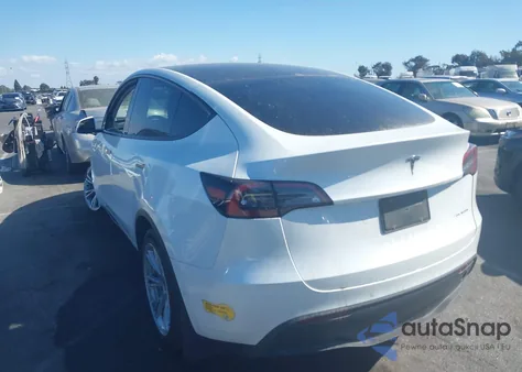 2022 Tesla Model Y Long Range Dual Motor All-Wheel Drive from USA, damaged, VIN 7SAYGAEE5NF493968